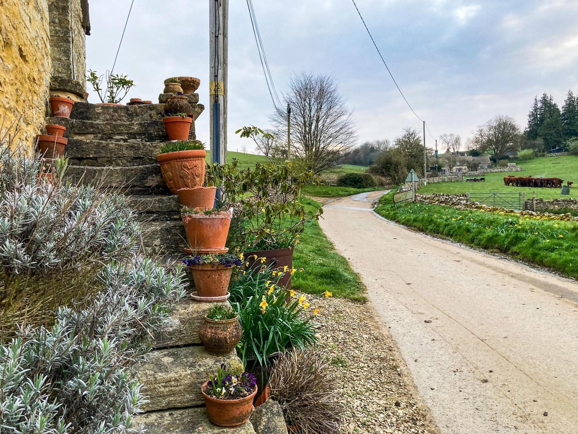 Flowers Barn Daglingworth Bagian luar foto