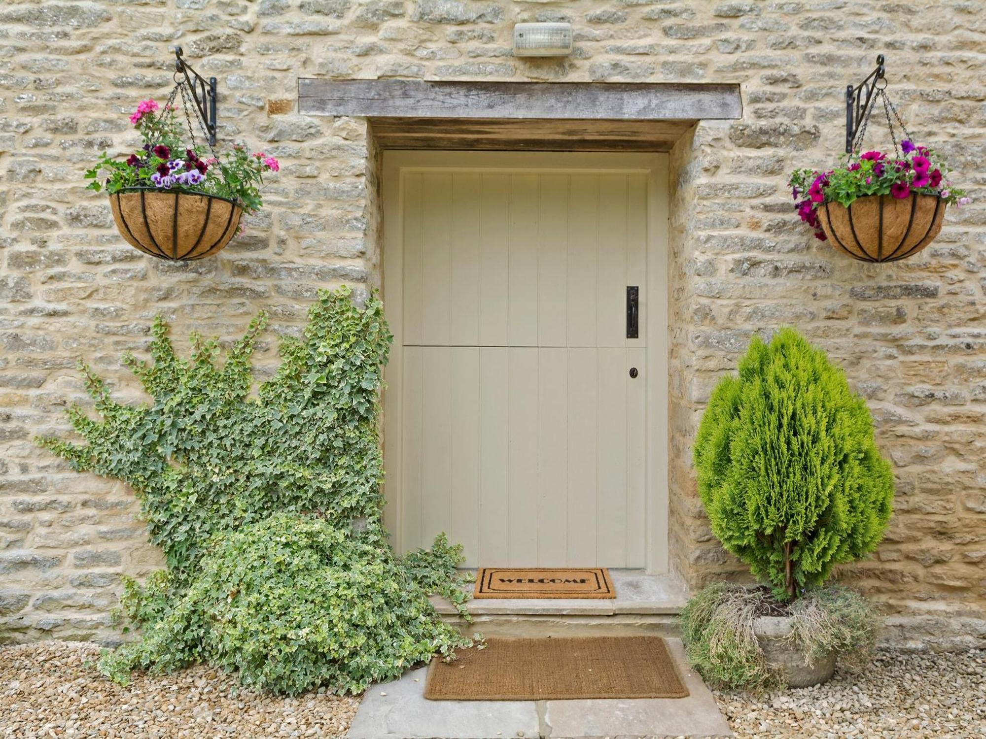 Flowers Barn Daglingworth Bagian luar foto